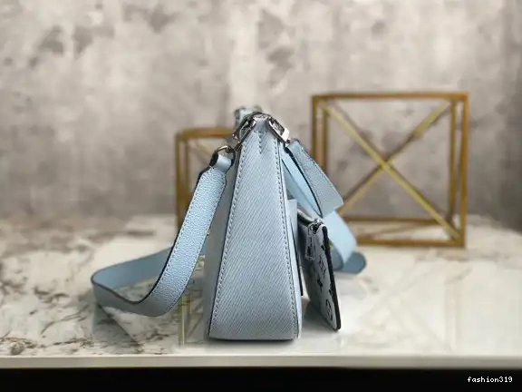 MARELLE VUITTON LOUIS 0408
